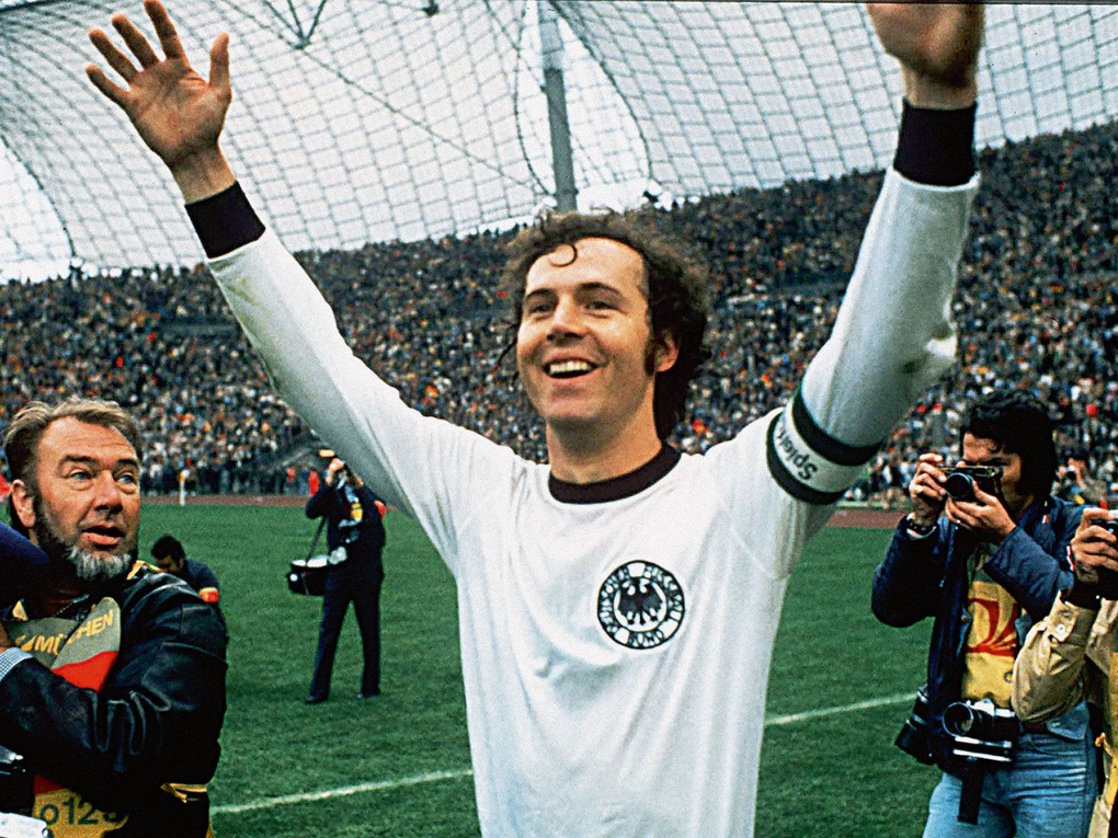 Hoàng đế Franz Beckenbauer qua đời - 2